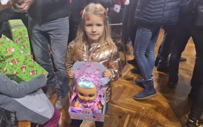 Na Božićnom darivanju djece zaposlenika Holcima u Koromačnu prikupljeno 1.335,00 kn