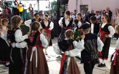 Folklorna skupina “Mendula” na fešti “Pet Angošt” u Šumberu